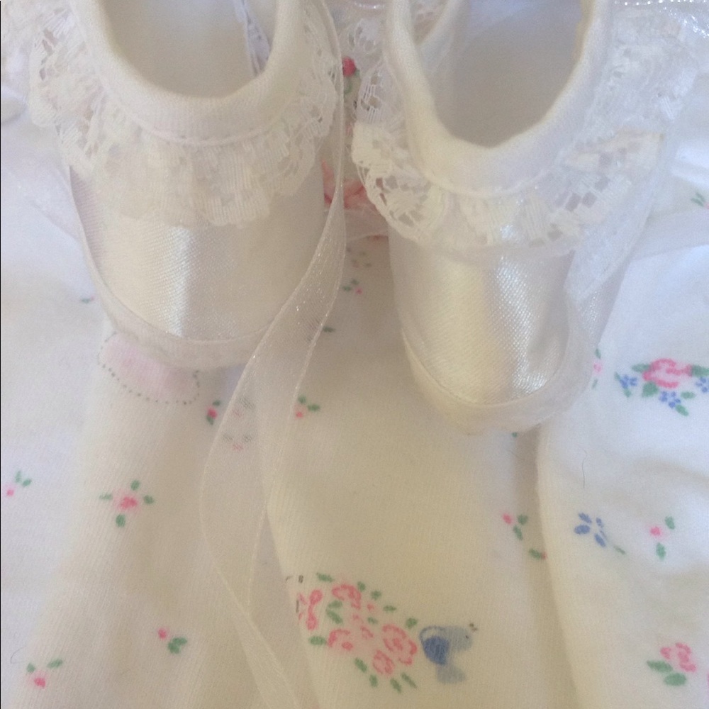 Tiny Silky Lace Baby Shoes - Picture 6 of 7
